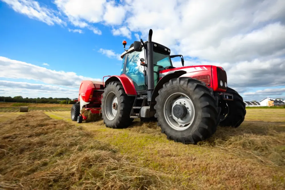 Entretien matériel agricole à Oyé